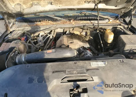 2002 Chevrolet Silverado K3500 from USA, damaged, VIN 1GCJK33G52F199118